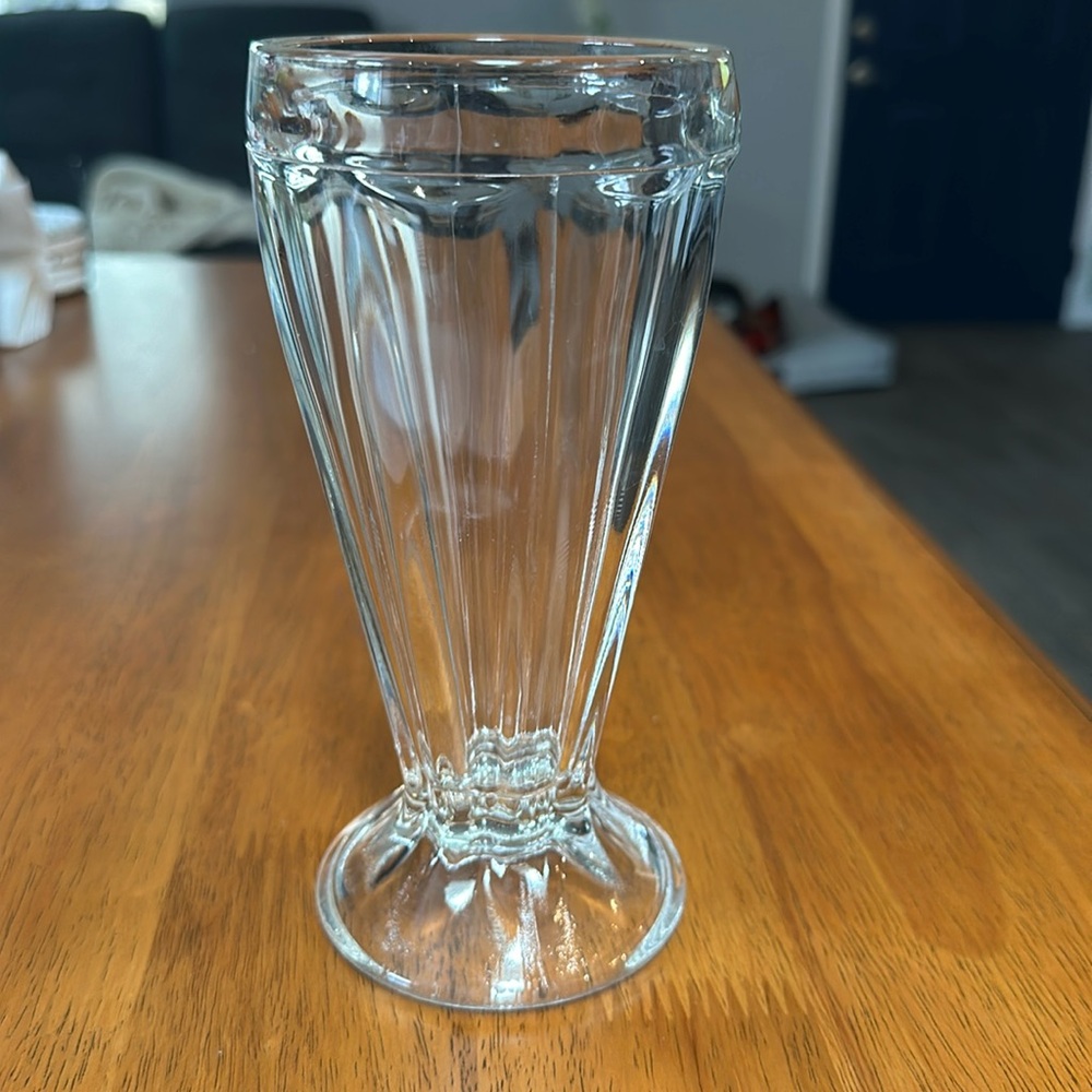 Libby Crisa large sundae or milkshake glass. 3 1/2”x7 1/4”. Vintage. Heavy duty